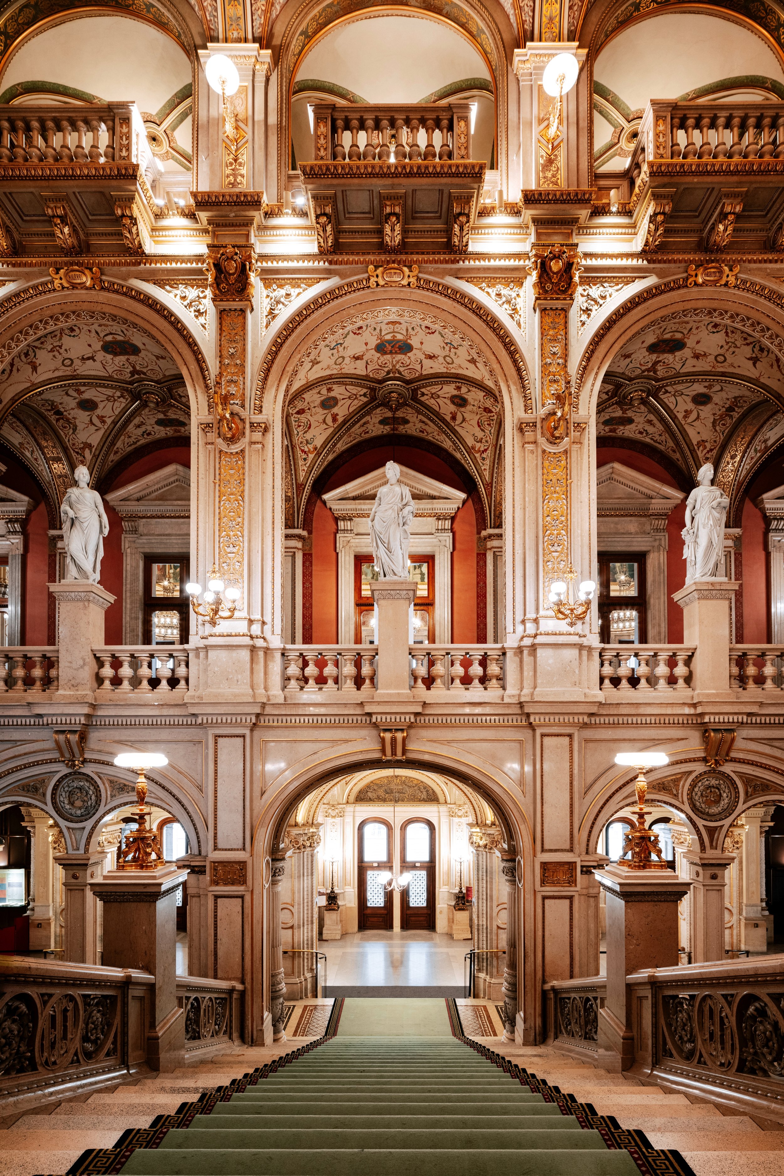 Vienna State Opera, Grand Staircase