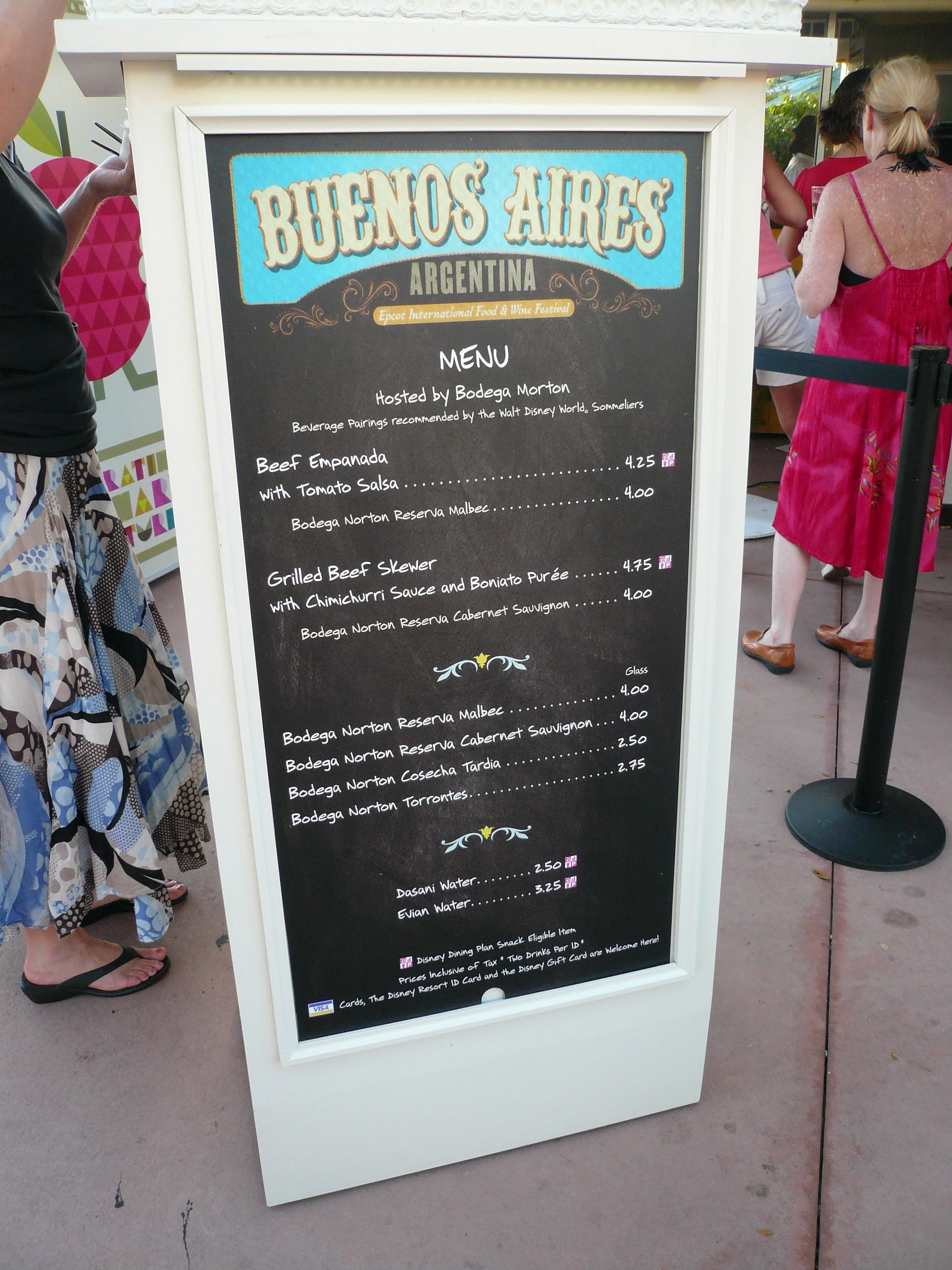 День 4 1 Buenos_Aires_Sign_Epcot_food_and_Wine_Festival_2009_(3984508679).jpg