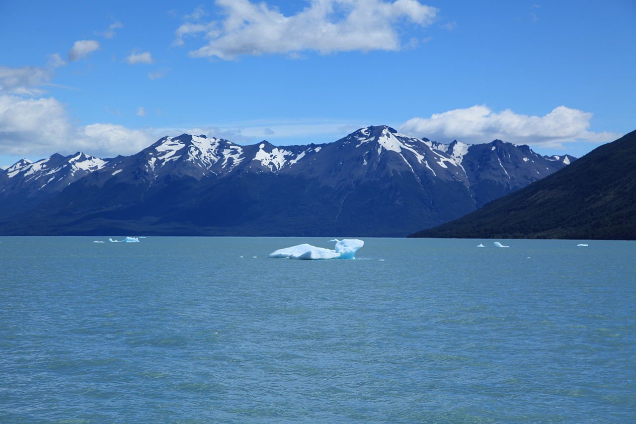 День 8-4 -Lake_Argentino_(5470376666).jpg