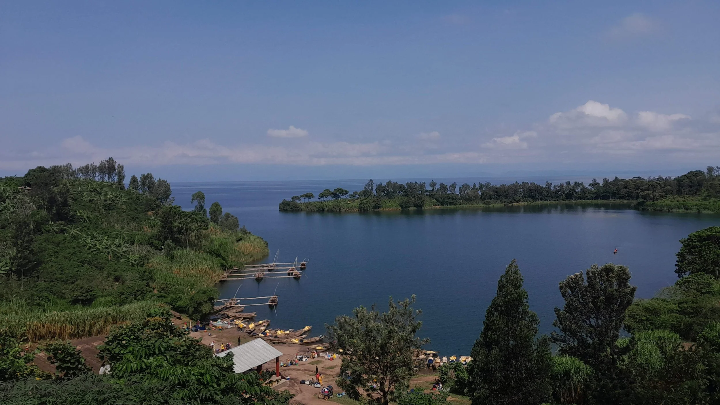 День 4 Lake_Kivu,_Western_Rwanda.jpg