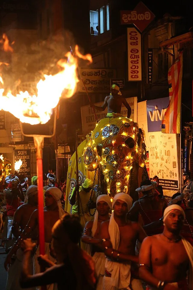 День 4 Канді вечір Kandy_Perahera_2566.jpg