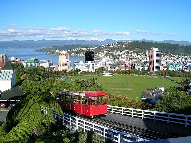 05.2 Wellington cablecar.jpg
