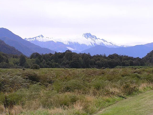 08.1 Haast Pass.jpg