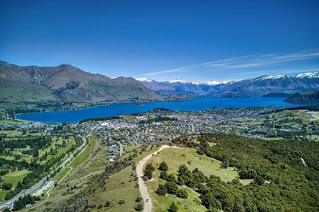 08.2 Lake Wanaka.jpg