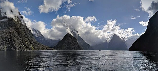 10.3 Milford_Sound.jpg