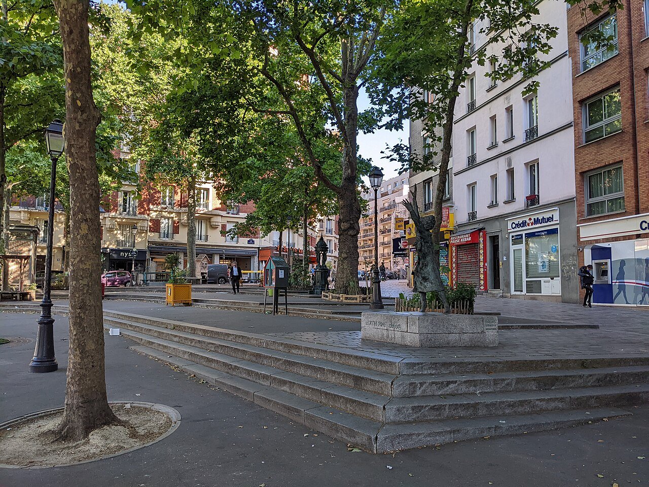 День 1-7Place_Édith-Piaf,_Paris,_juin_2022_03.jpg