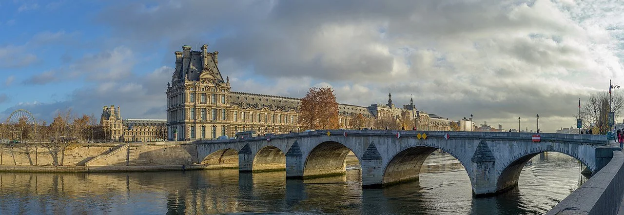 день 2-2Seine_Pont_Royal_Louvre_Paris.jpg