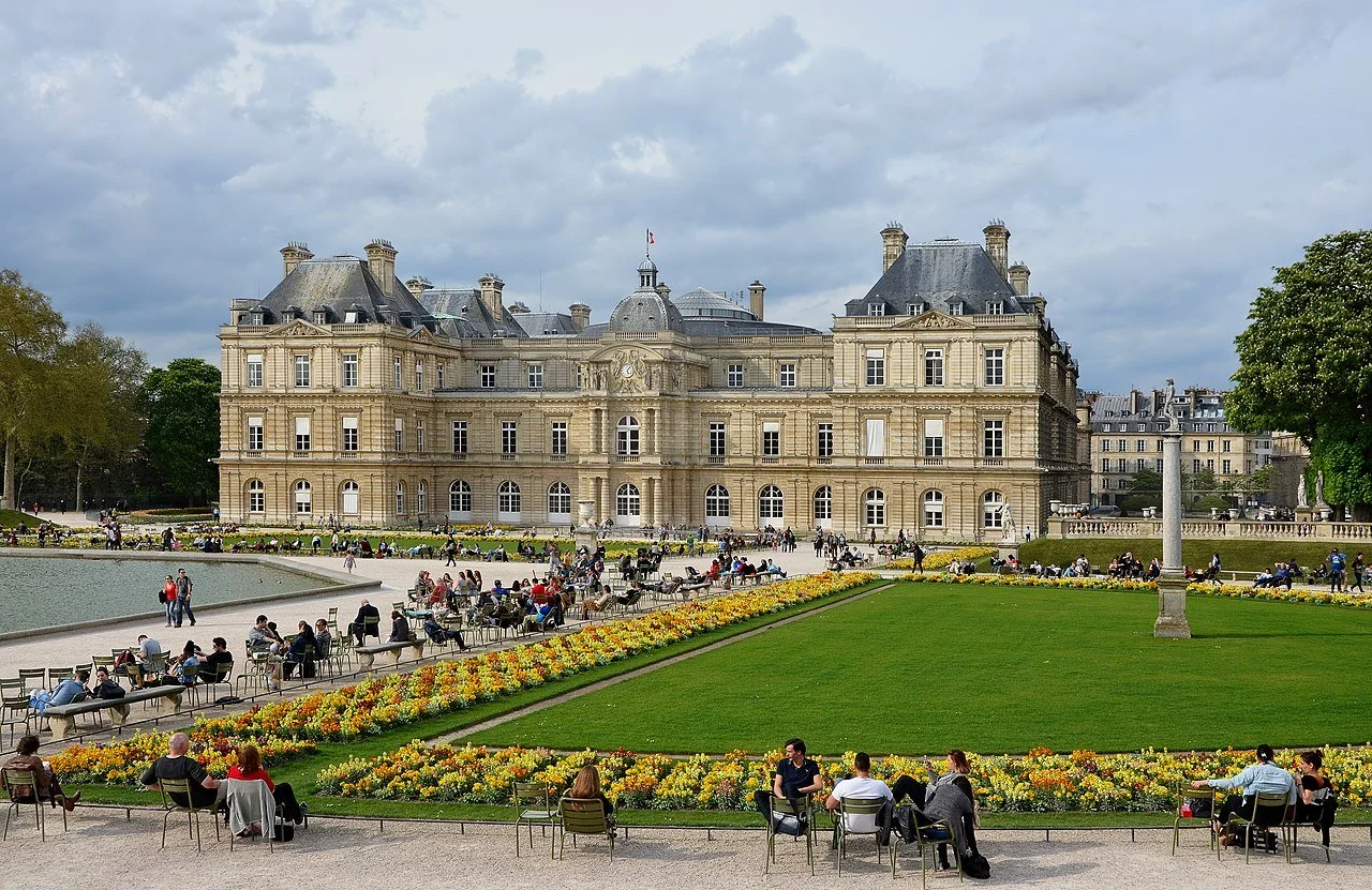 День 3-3Paris_Palais_du_Luxembourg_façade&jardin_2014.jpg