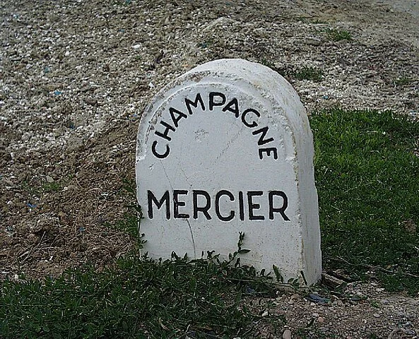 День 6-3Reims_2008_-Champagne_Mercier-_by-RaBoe.jpg