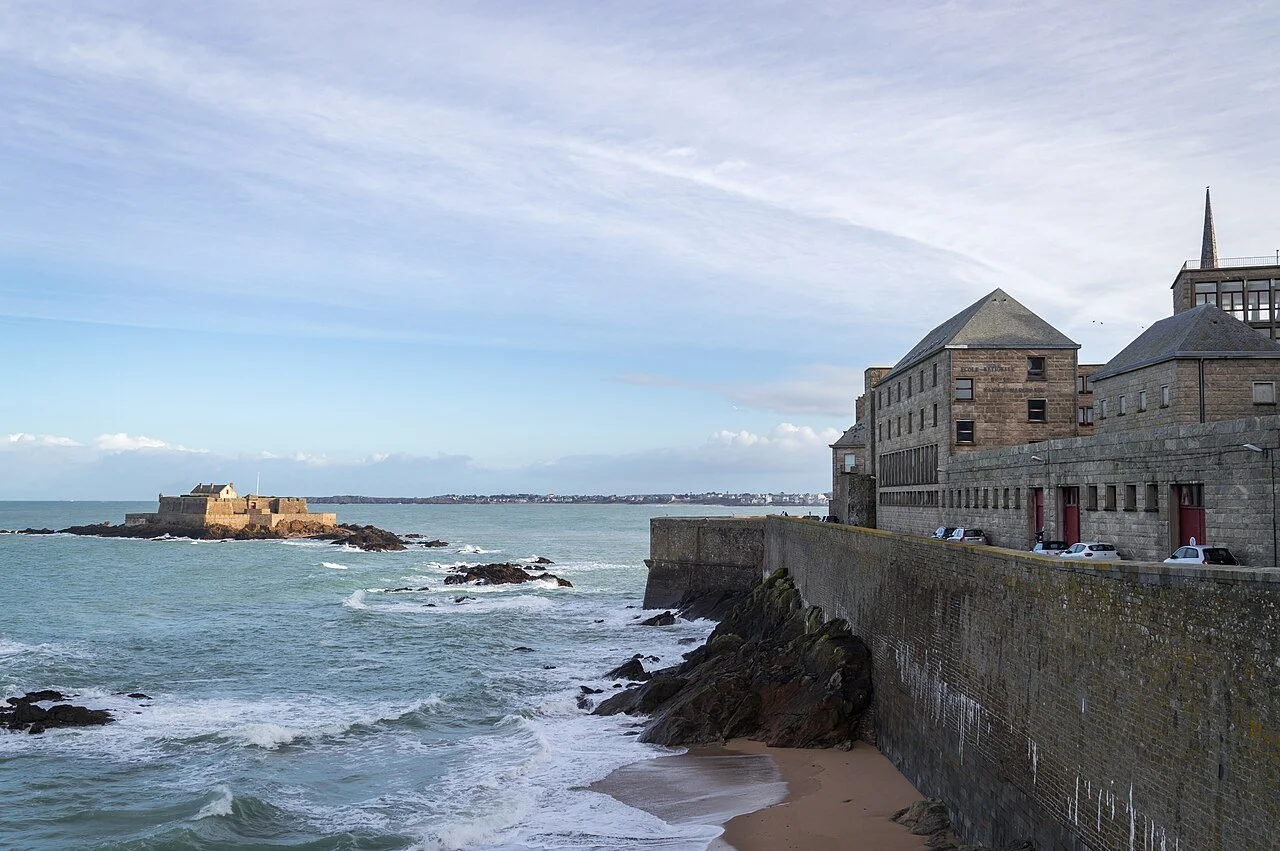 DAY 5 72025-01-07_Saint-Malo_Fort_and_ramparts.jpg