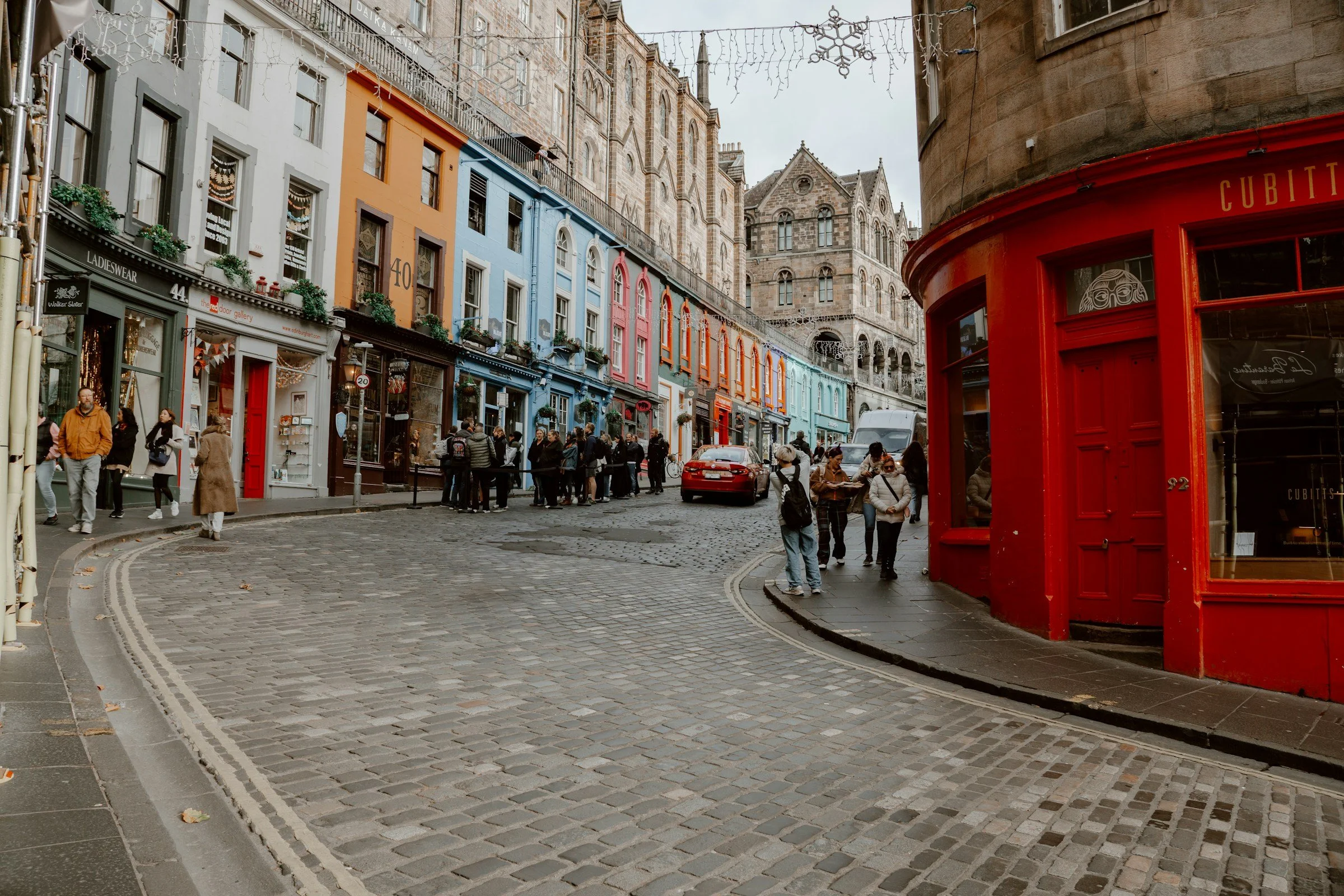 1.5 Edinburgh Victoria Street.jpg