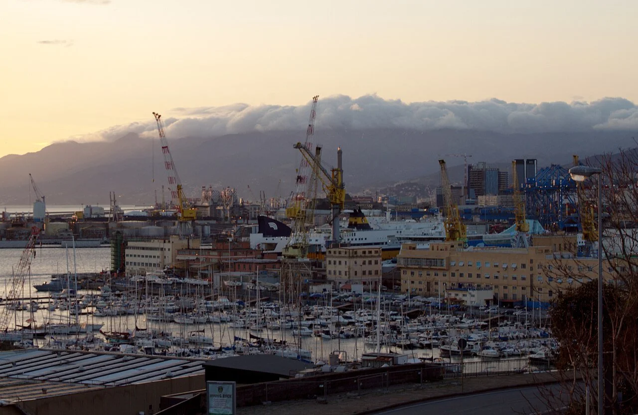 day 1 5 Clouds_rolling_down_the_mountains_-_Genoa_2014_(2).jpg