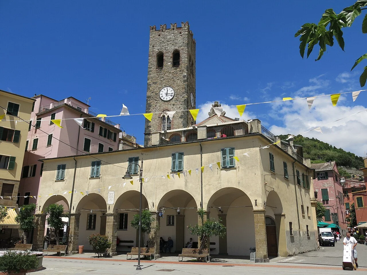 day 4 8 Church_San_Giovanni_Battista_(Monterosso_al_Mare).jpg