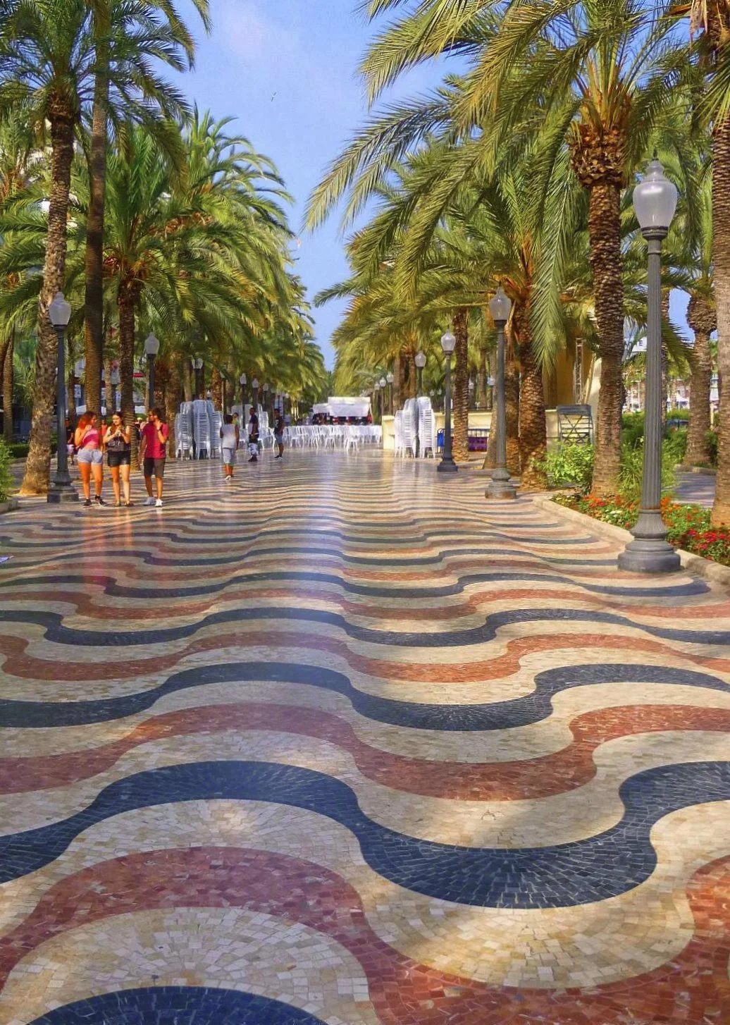 4-9 Alicante_-_Paseo_de_la_Explanada_de_España_18_edited.jpg