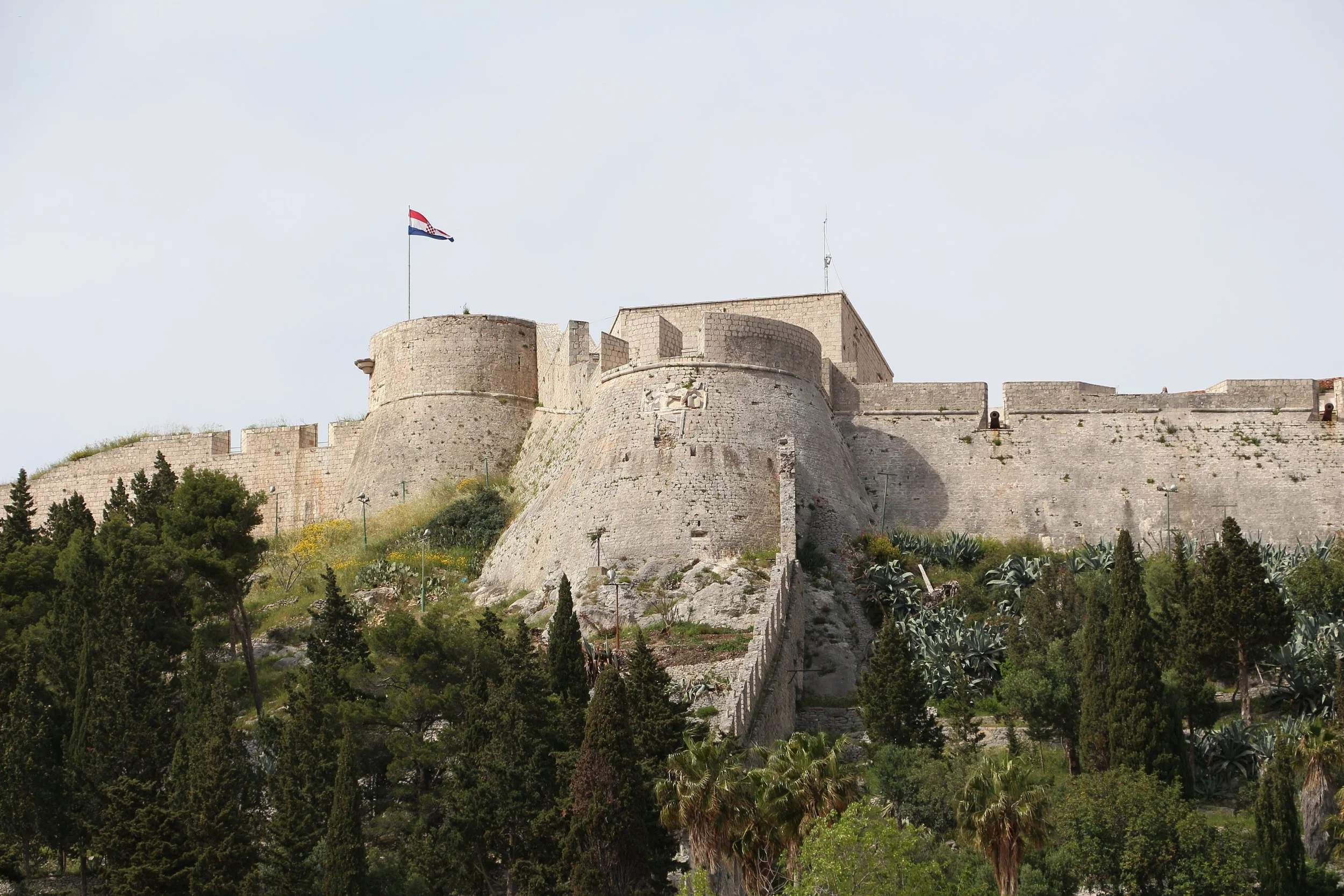  ©  https://commons.wikimedia.org/w/index.php?search=FRANCE&amp;title=Special%3AMediaSearch&amp;type=image   