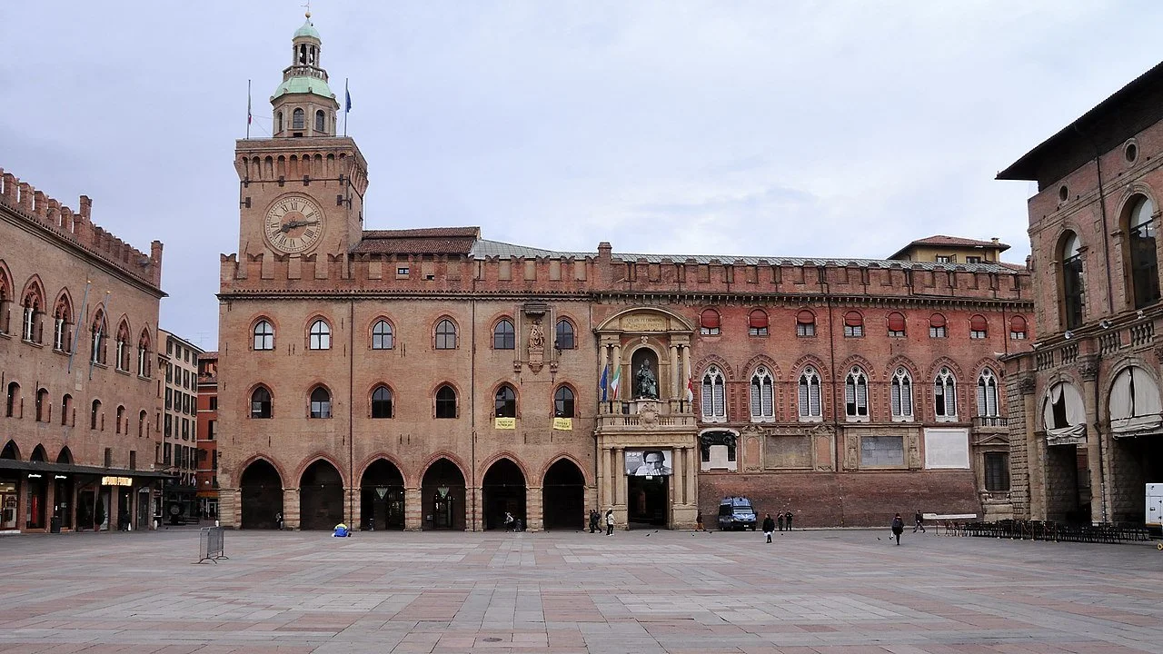 day 7 2 Piazza_Maggiore_Bologna_DSCN9588.jpg