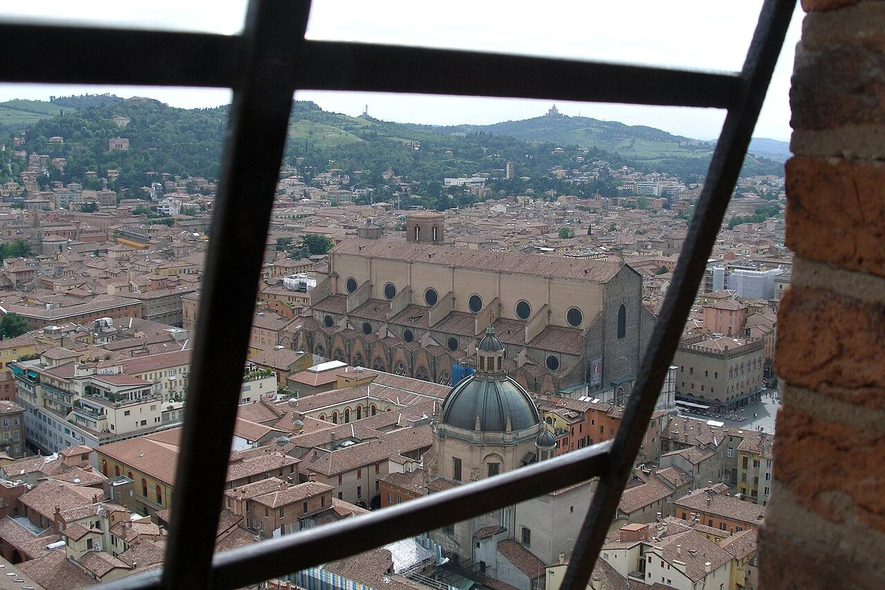 day 7 3 San_Petronio_Basilica_in_Bologna,_Italy.jpg