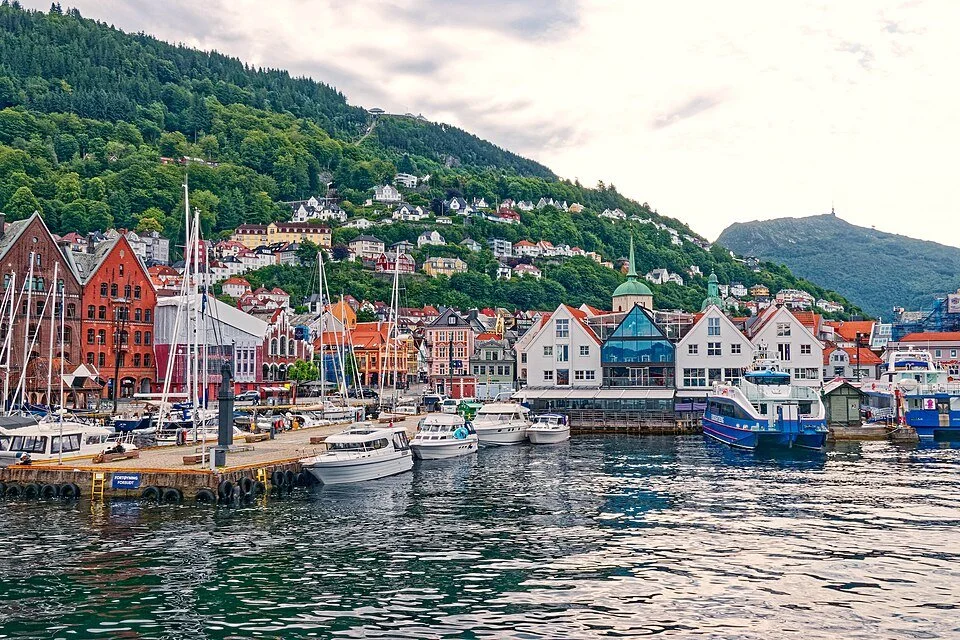 _Bergen,_das_Herz_der_Fjorde__02.jpg