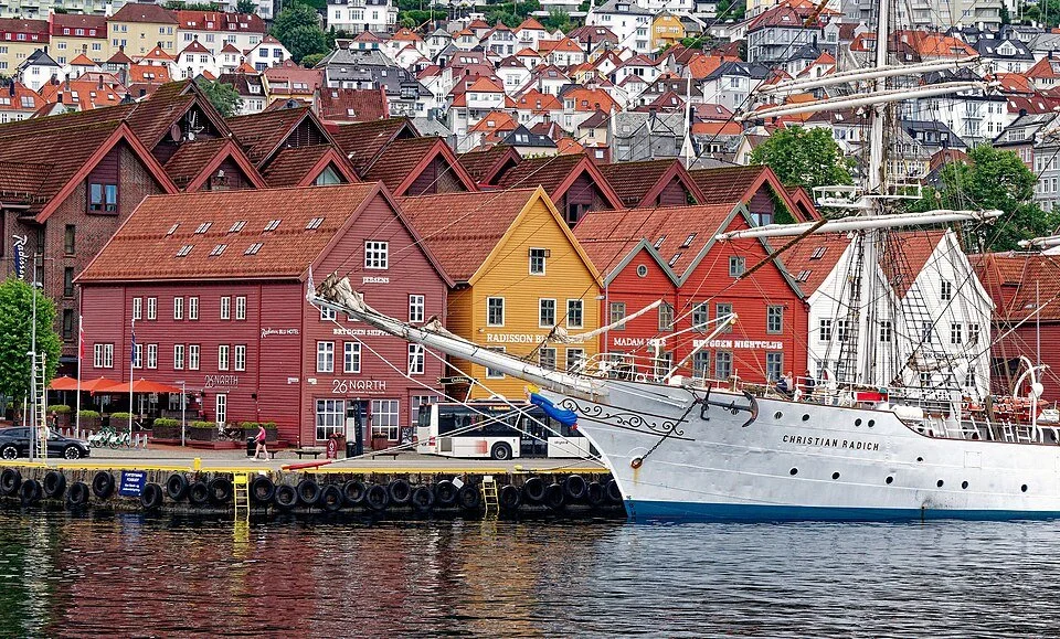 _Bergen,_das_Herz_der_Fjorde__04.jpg