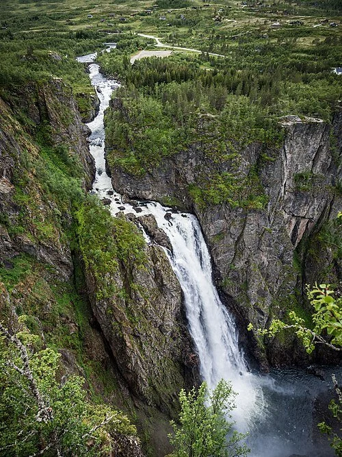 Vøringsfossen_-_Eidfjord,_Norway_(32523189781).jpg