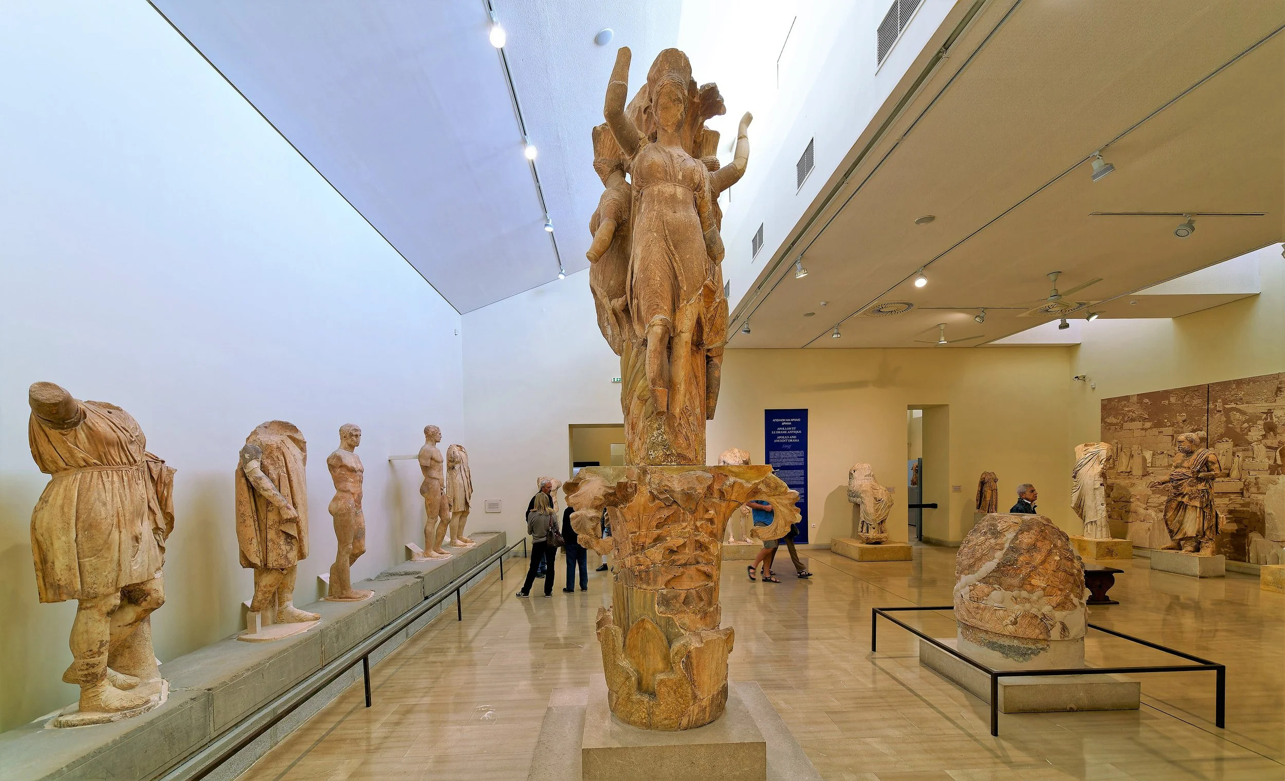 _Delphi_ist_der_Mittelpunkt_der_Welt_glaubten_die_Menschen_in_der_Antike._10.jpg