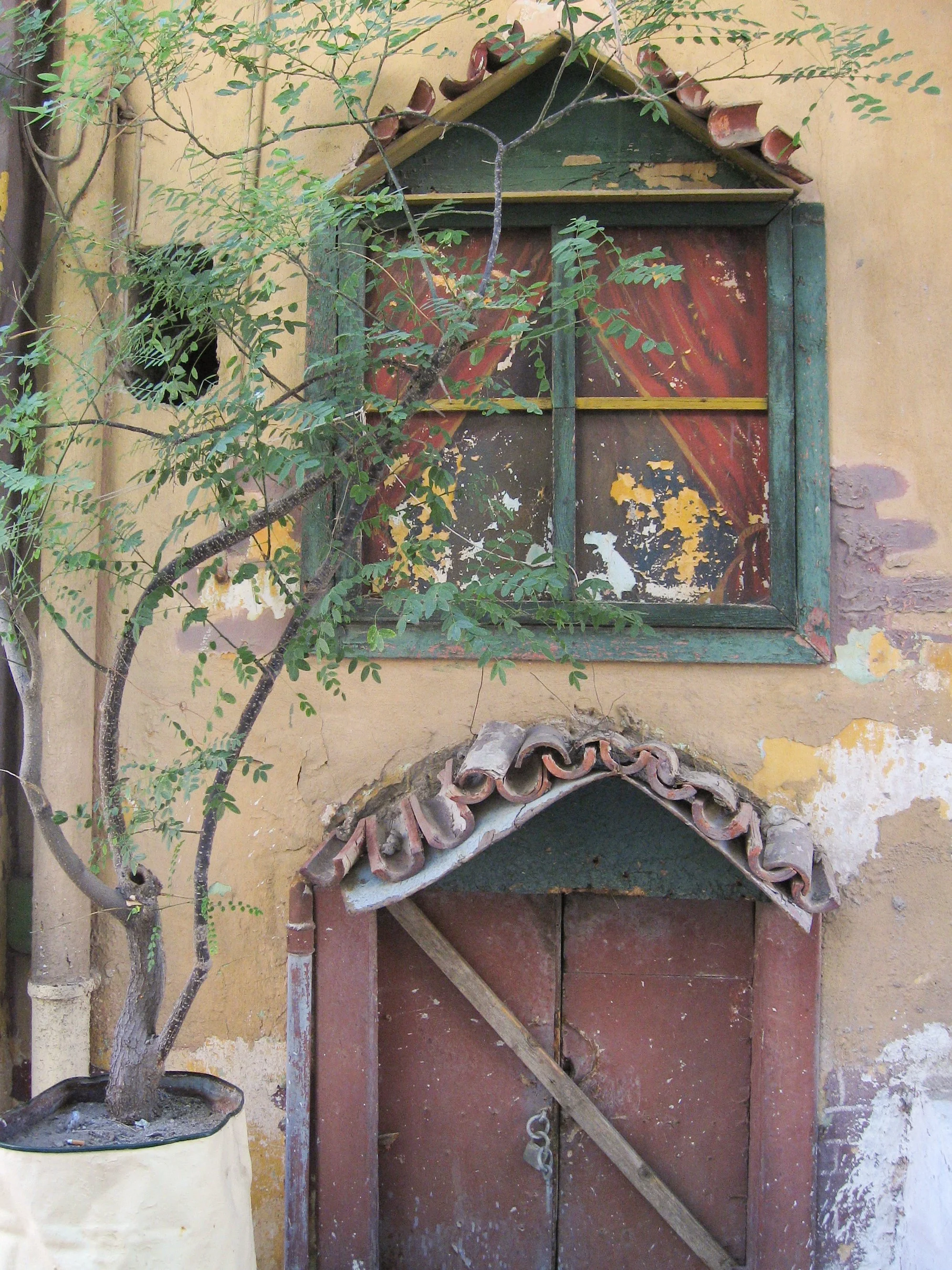 2007_Greece_Athens_Plaka_doorway_01.jpg