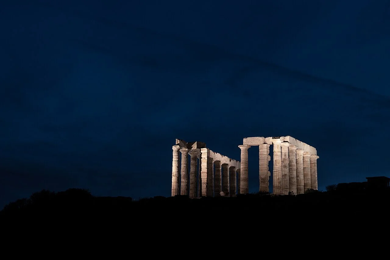 Sounion_-_Temple_of_Poseidon_at_night_(DSC_7633-2).jpg