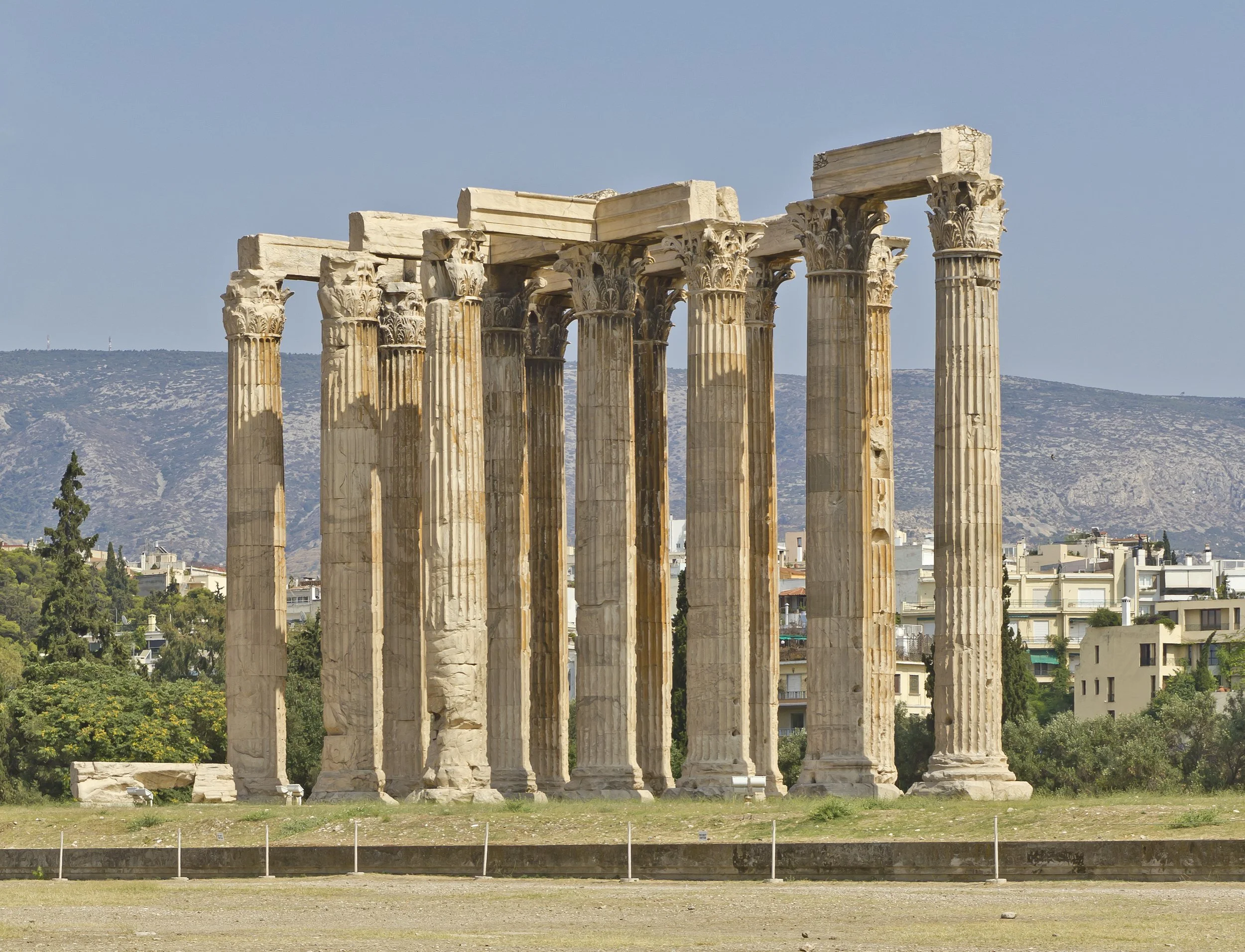 Attica_06-13_Athens_25_Olympian_Zeus_Temple.jpg