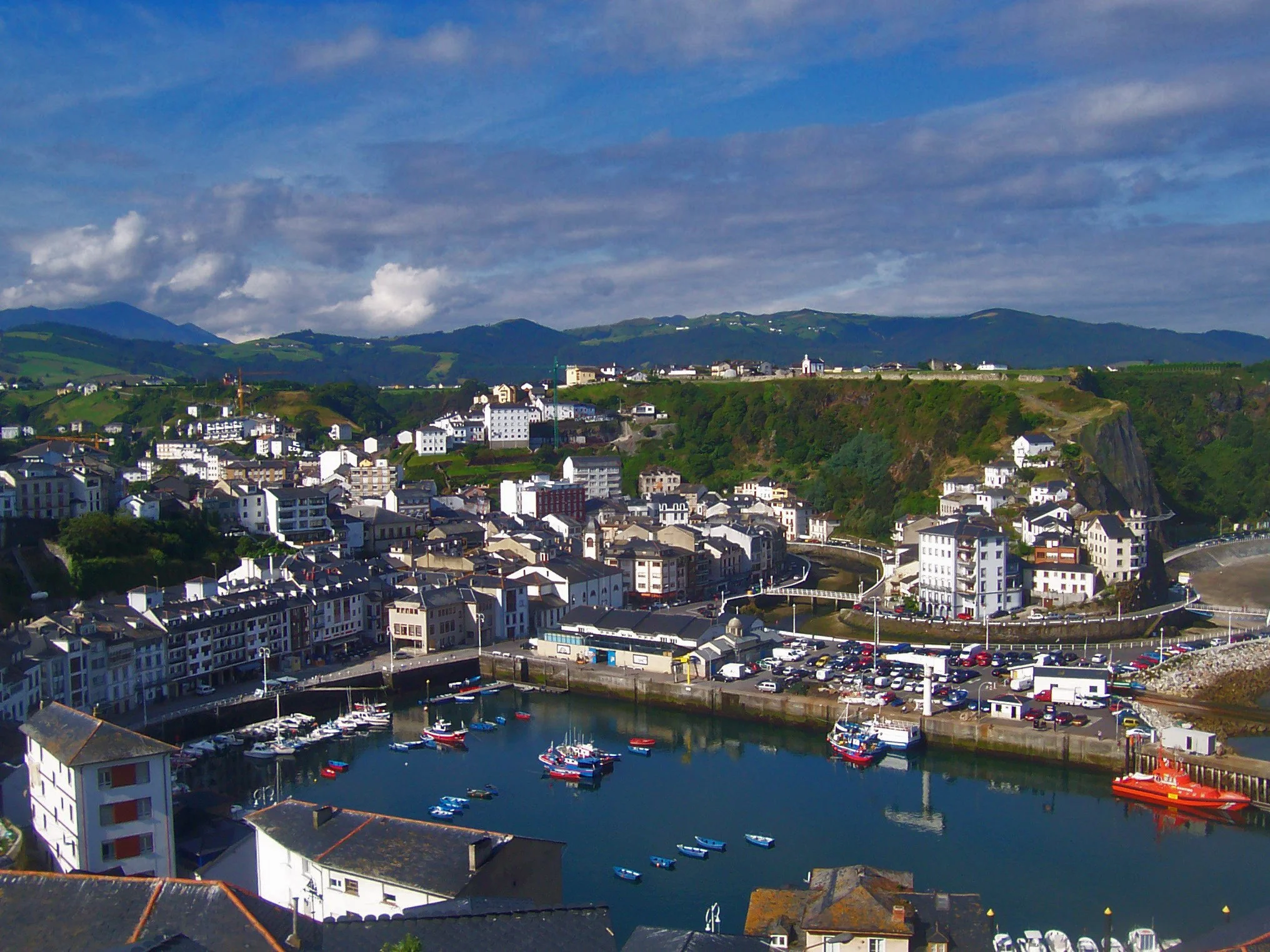 Luarca_(3882186004).jpg