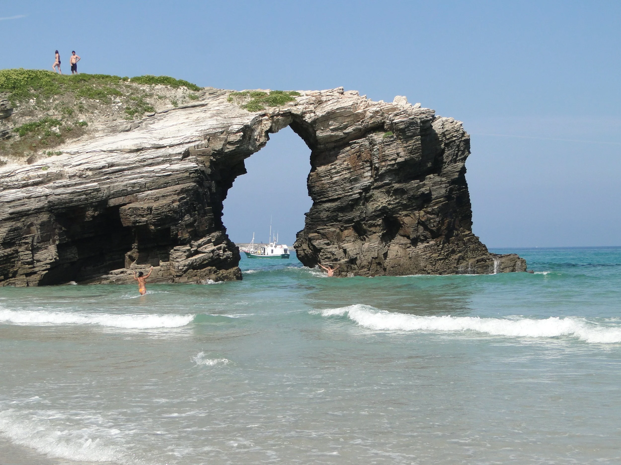 Playa_de_As_Catedrais_(Las_Catedrales)_-_panoramio.jpg