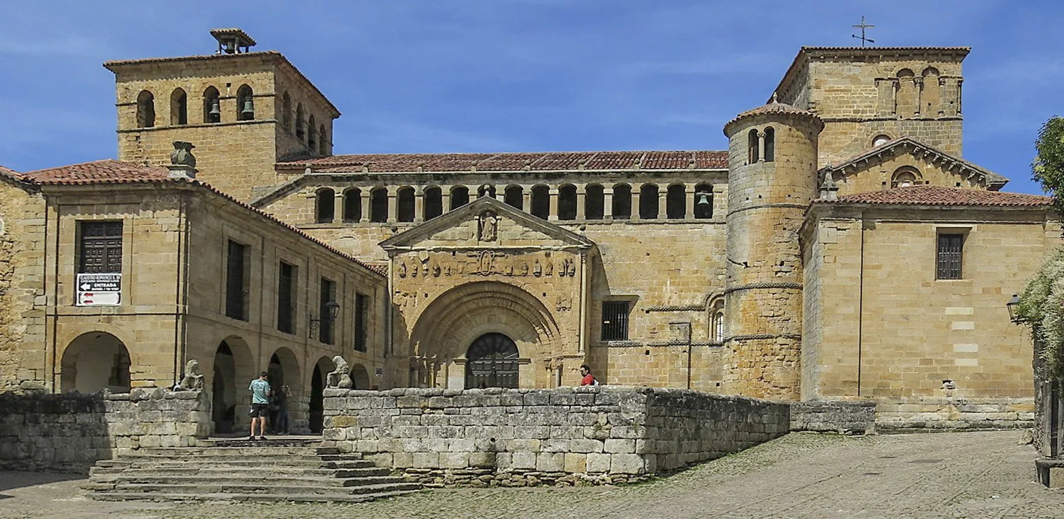 3._Collegiate_of_Santa_Juliana,_Santillana_del_Mar.jpg