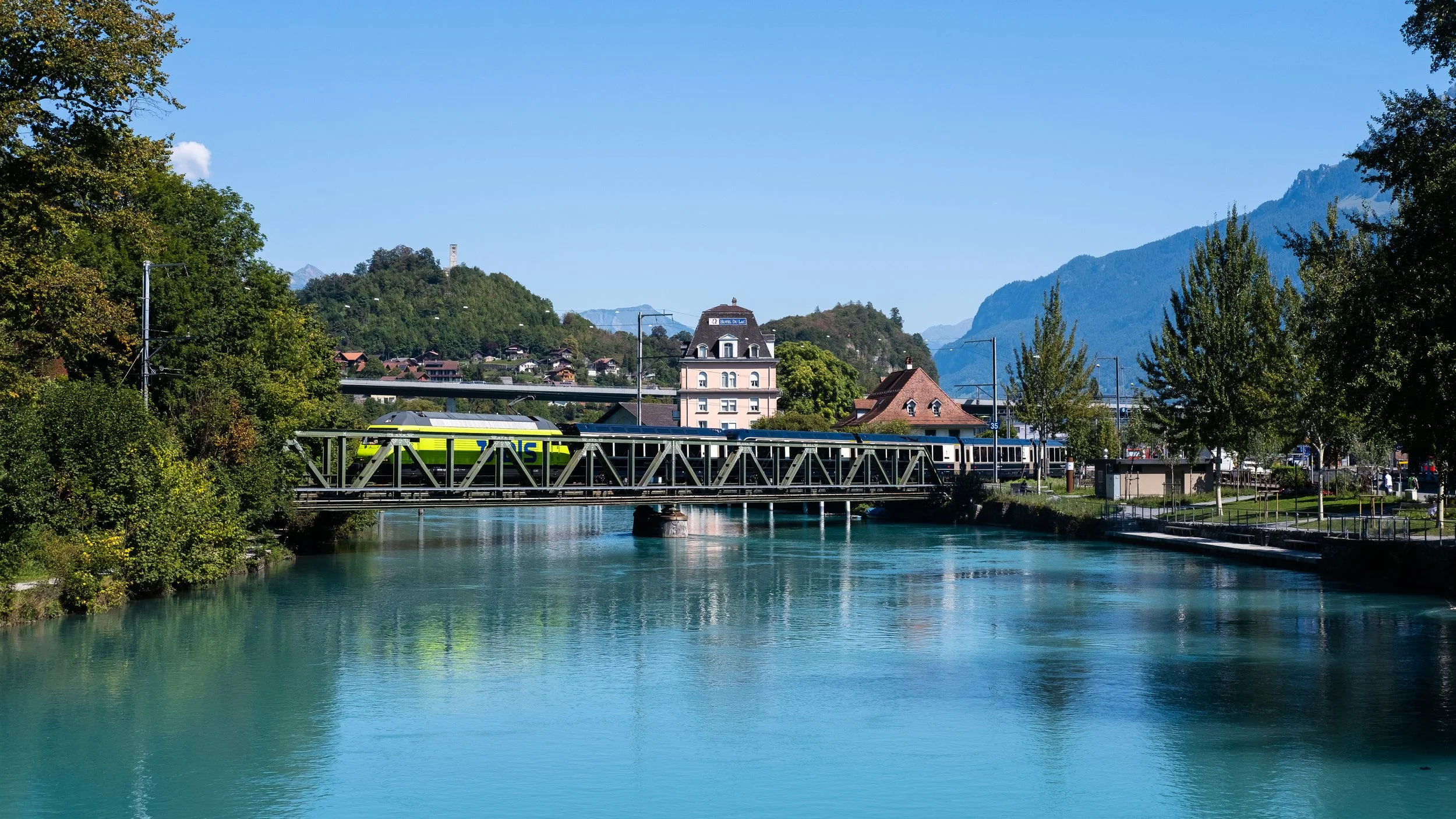 Aare_by_Interlaken-Ost.jpg