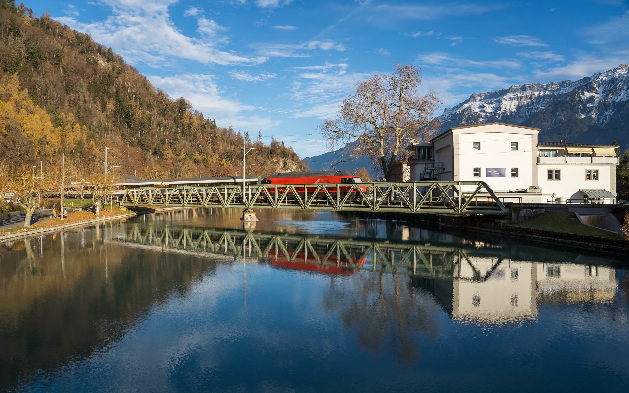 Untere_Aarebrücke_Interlaken_201122.jpg