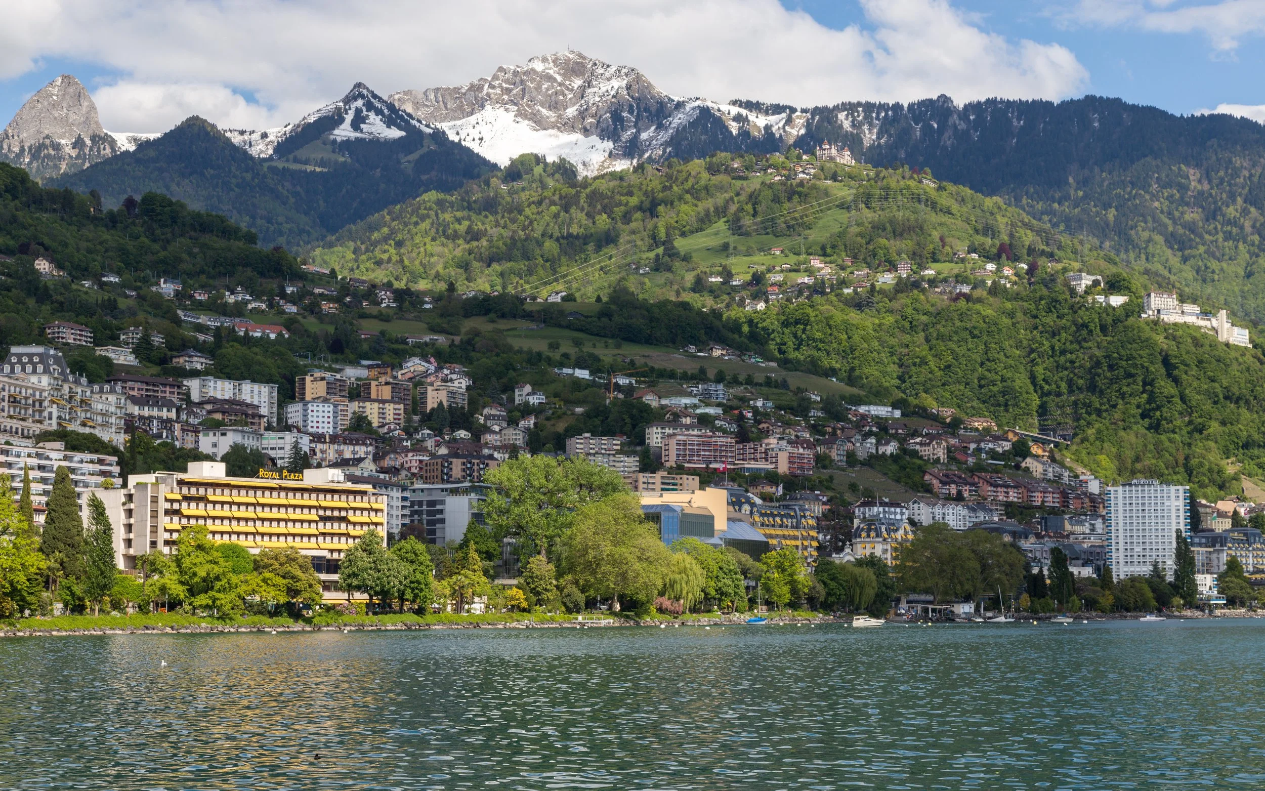 Blick_auf_Montreux_am_Genfersee.jpg
