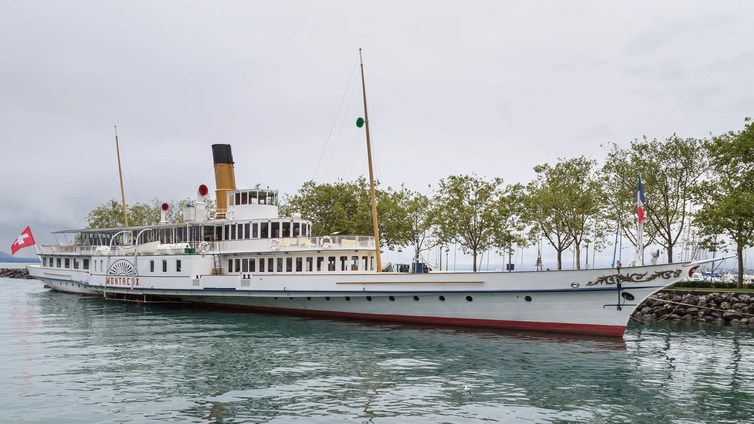 DS__Montreux__in_Lausanne-Ouchy.jpg