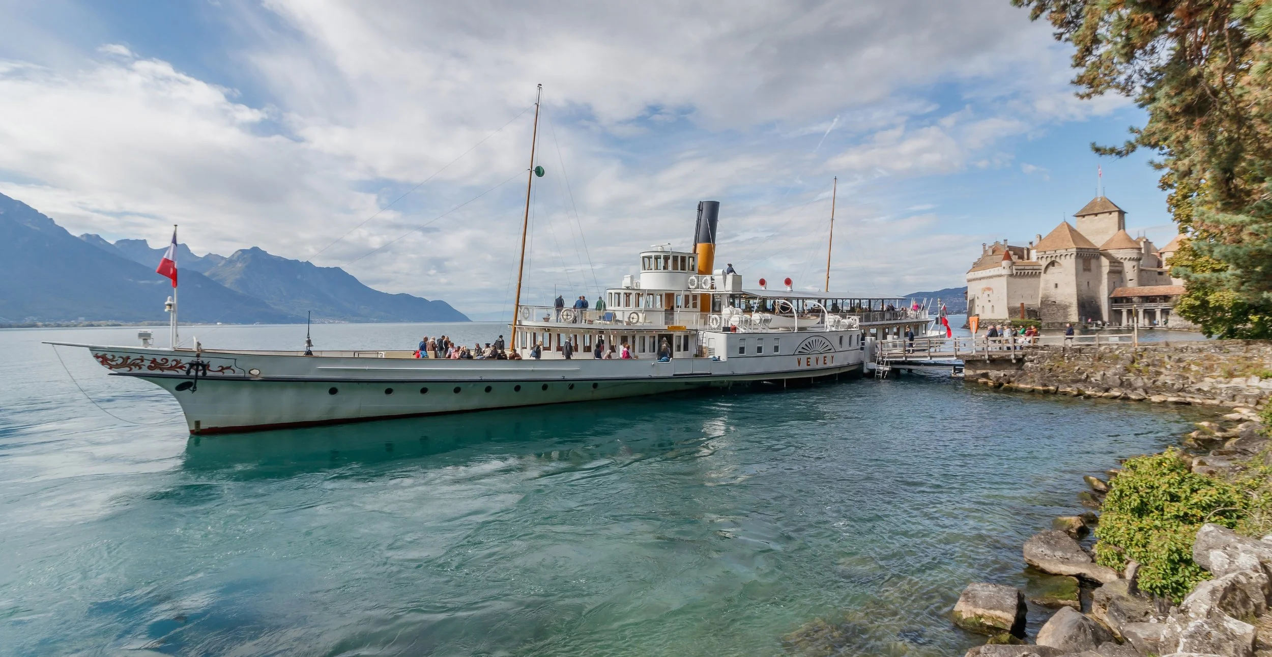 'Vevey'_-_CGN_-_Château_de_Chillon_-_Veytaux_01.jpg