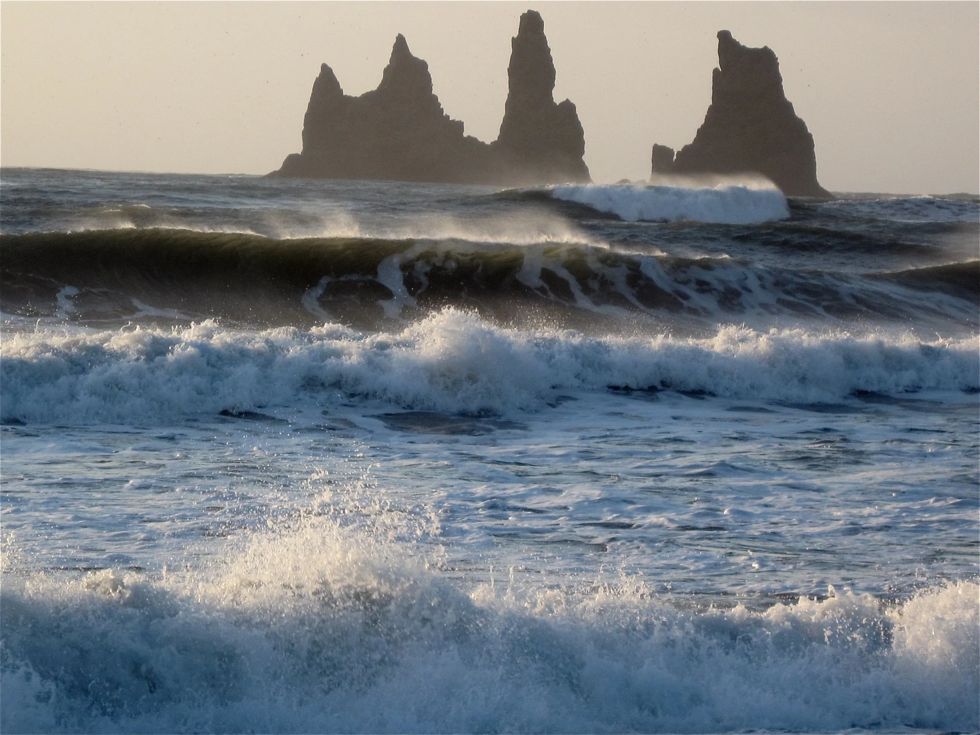 Vik,_Iceland_(3053226823).jpg