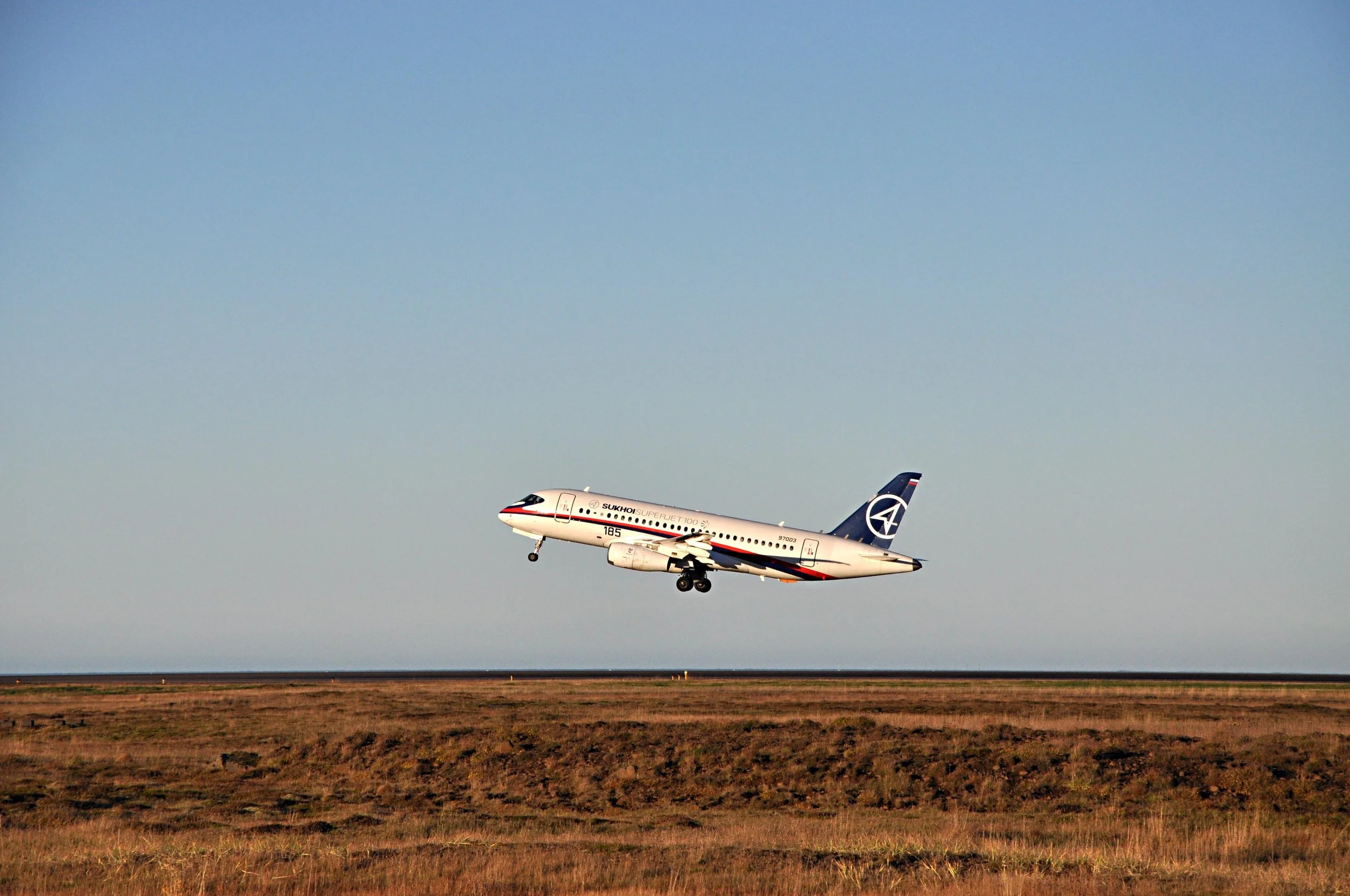 SSJ100_Keflavik_Airport_(5160518645).jpg