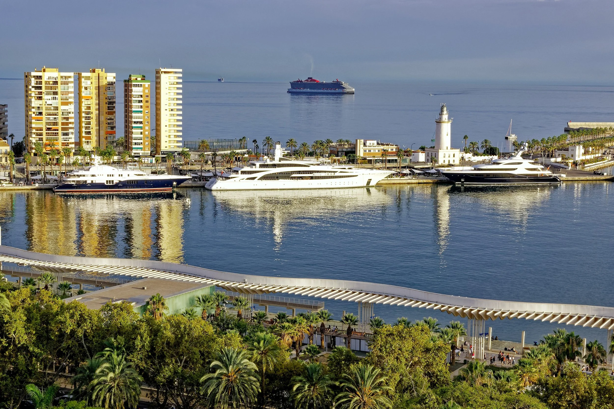 _Malaga_ist_eine_lebendige_Stadt_an_der_Costa_del_Sol_._02.jpg