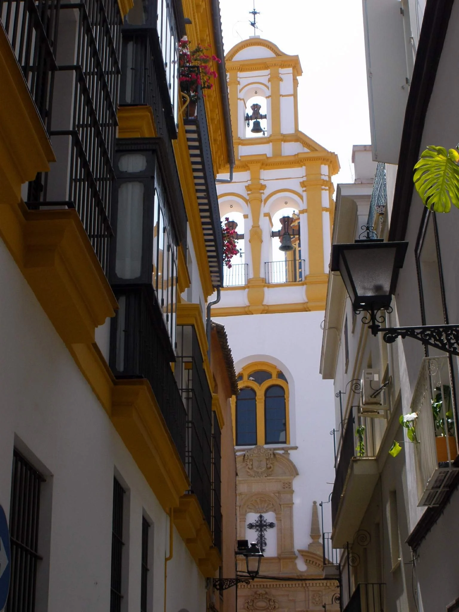 Sevilla_-_Iglesia_de_Santa_Cruz_07.jpg