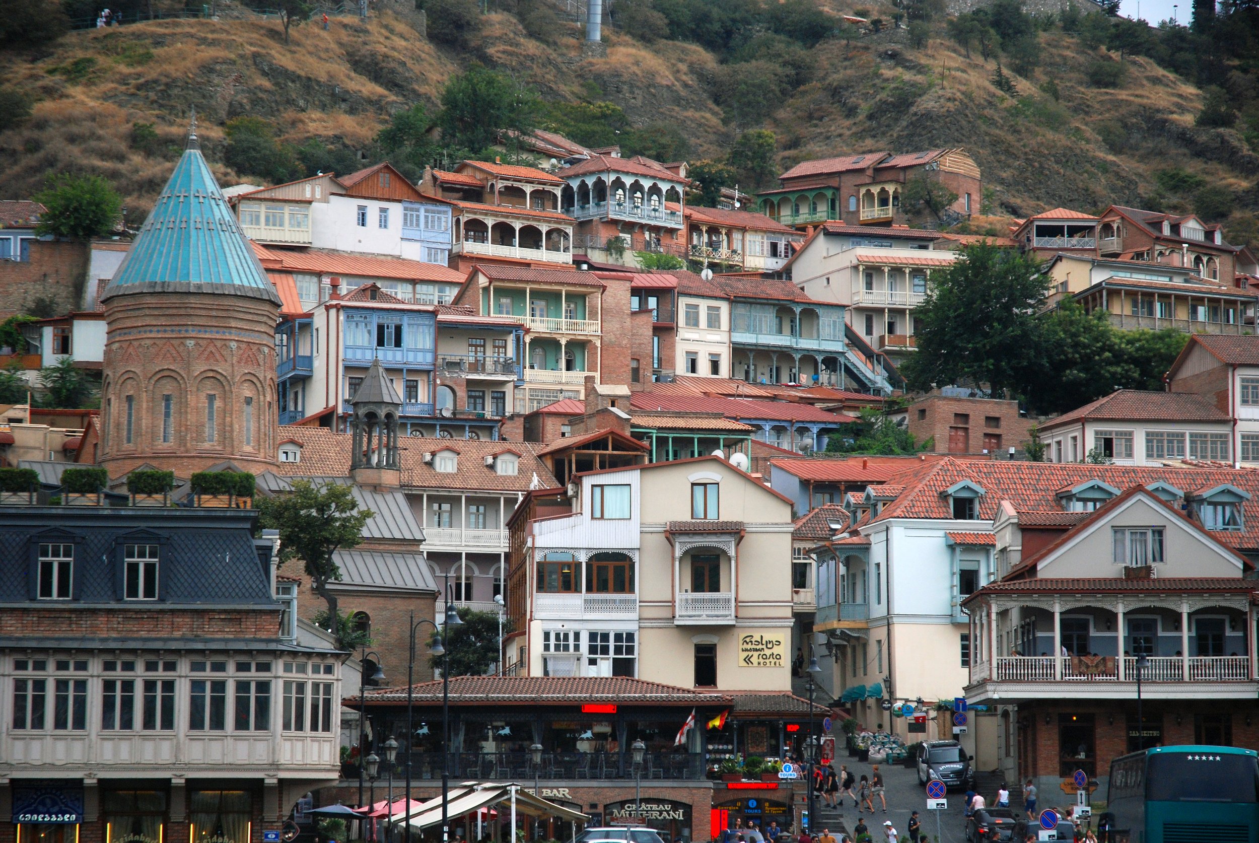 Tbilisi_Old_town_(Vakhtang_Gorgasali_Square).jpg