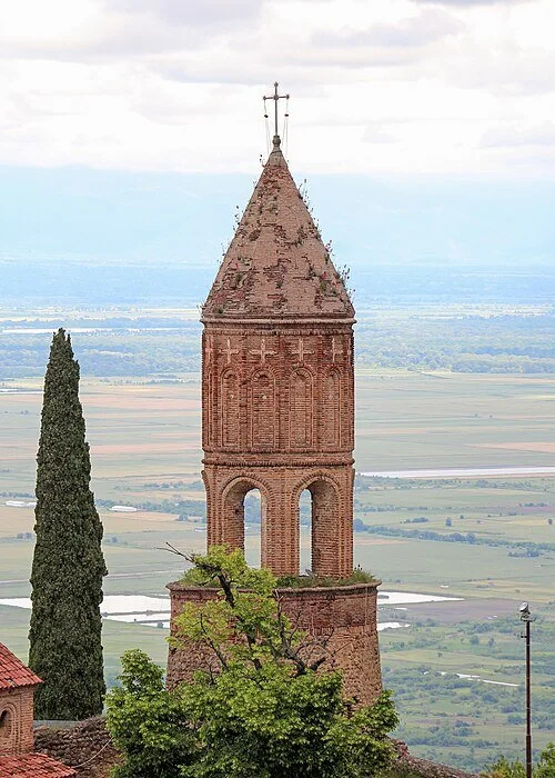 Church_of_Saint_George_(Sighnaghi)_03.jpg