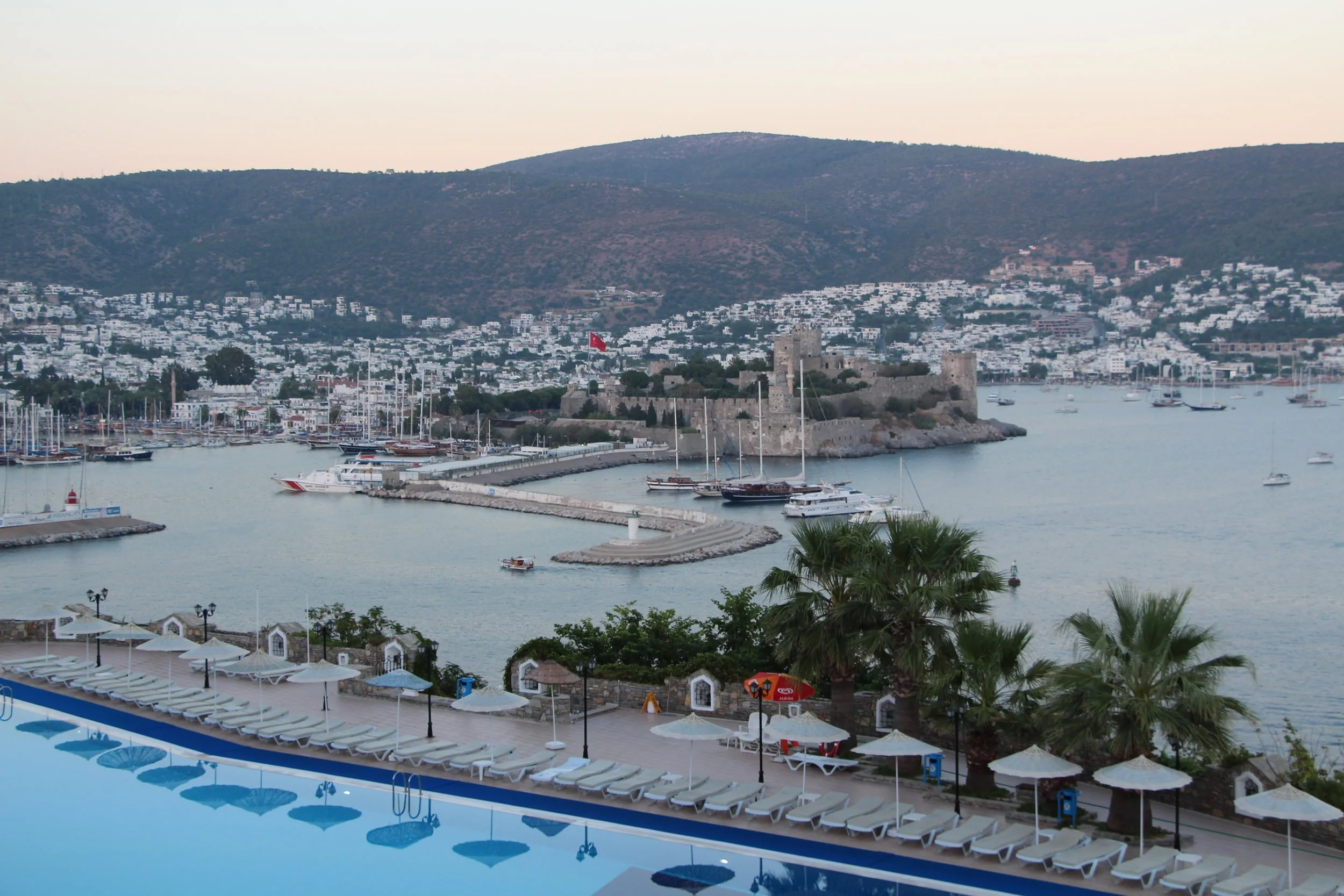 Bodrum,_Muğla_Province,_Turkey_-_panoramio_(44).jpg