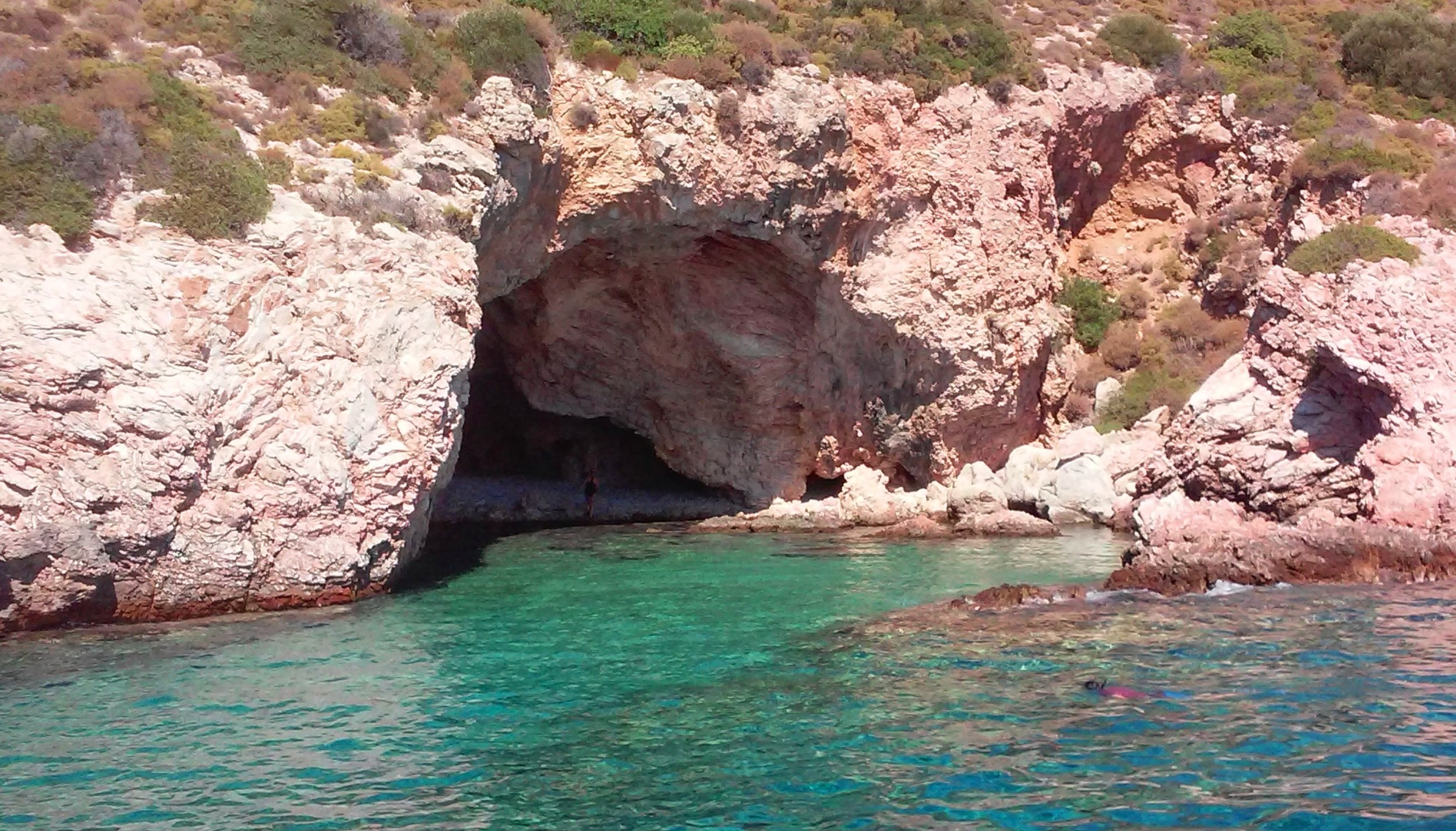 Palamut_Bükü_Deniz_Mağarası_-_panoramio.jpg