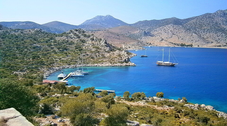 Bozukkale_1_-_panoramio.jpg
