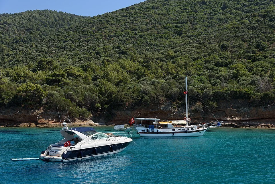 Relaxing_near_Kara_Ada_Island,_Türkiye.jpg