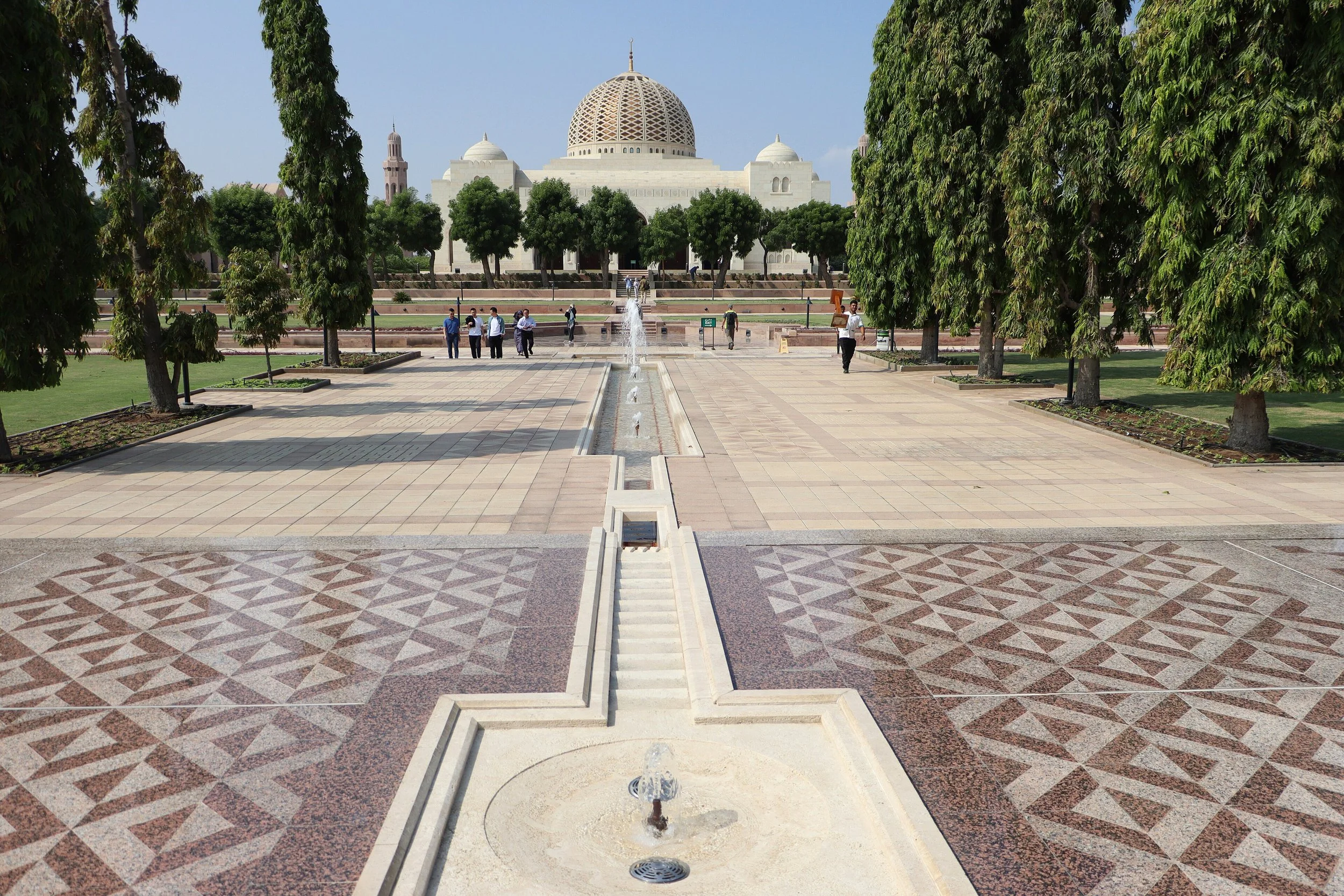 Muscat,_moschea_del_sultano_qaboos,_esterno_00,1.jpg