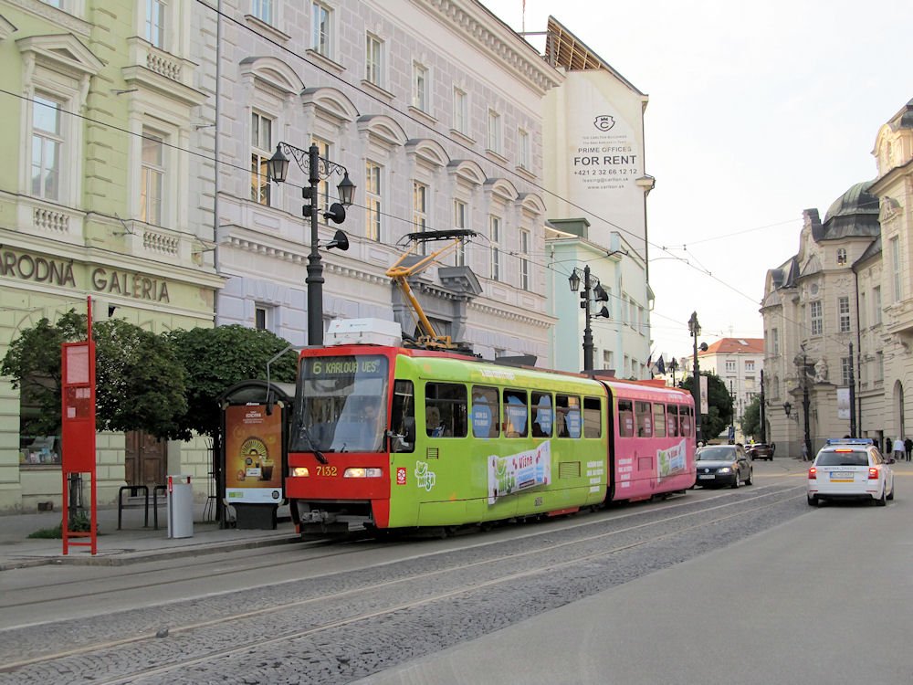 Tatra_K2S,_-7132,_DP_Bratislava_(28927945008).jpg