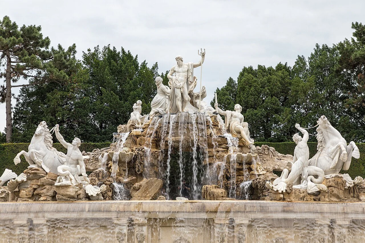 Wien,_Schloss_Schönbrunn,_Neptunbrunnen_--_2018_--_3253.jpg