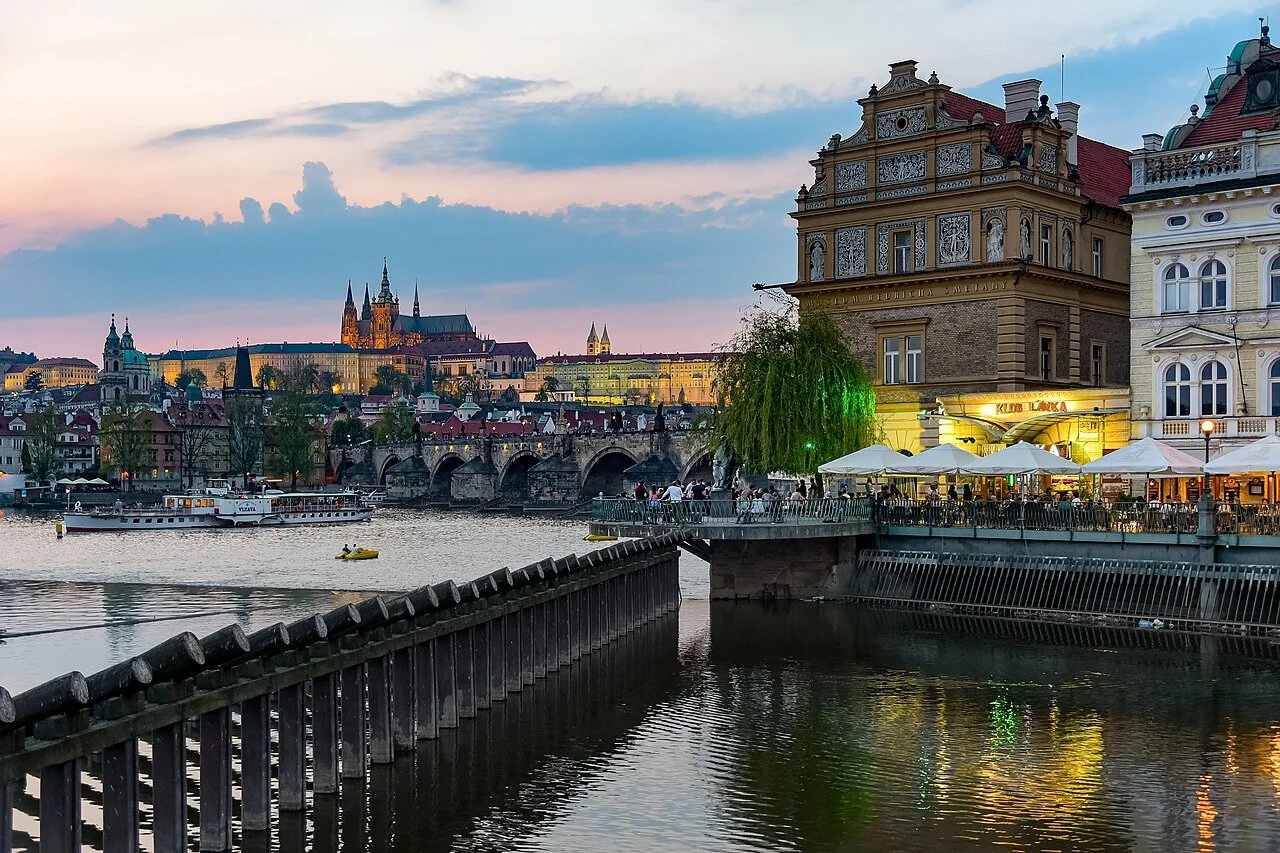 Prague_-_50175955326.jpg
